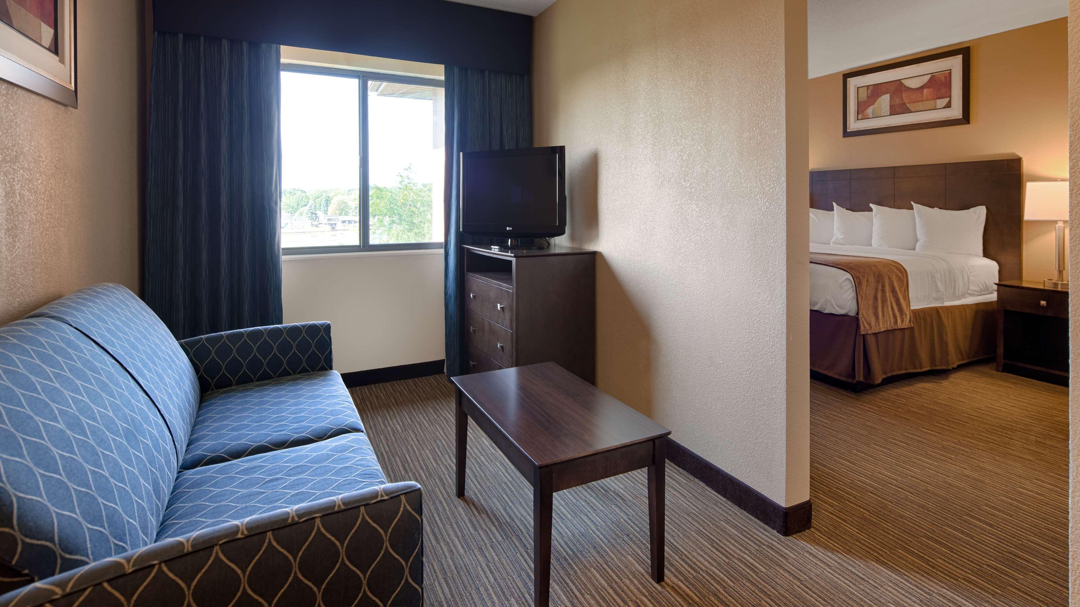 Best Western Port Huron Blue Water Bridge Exterior photo