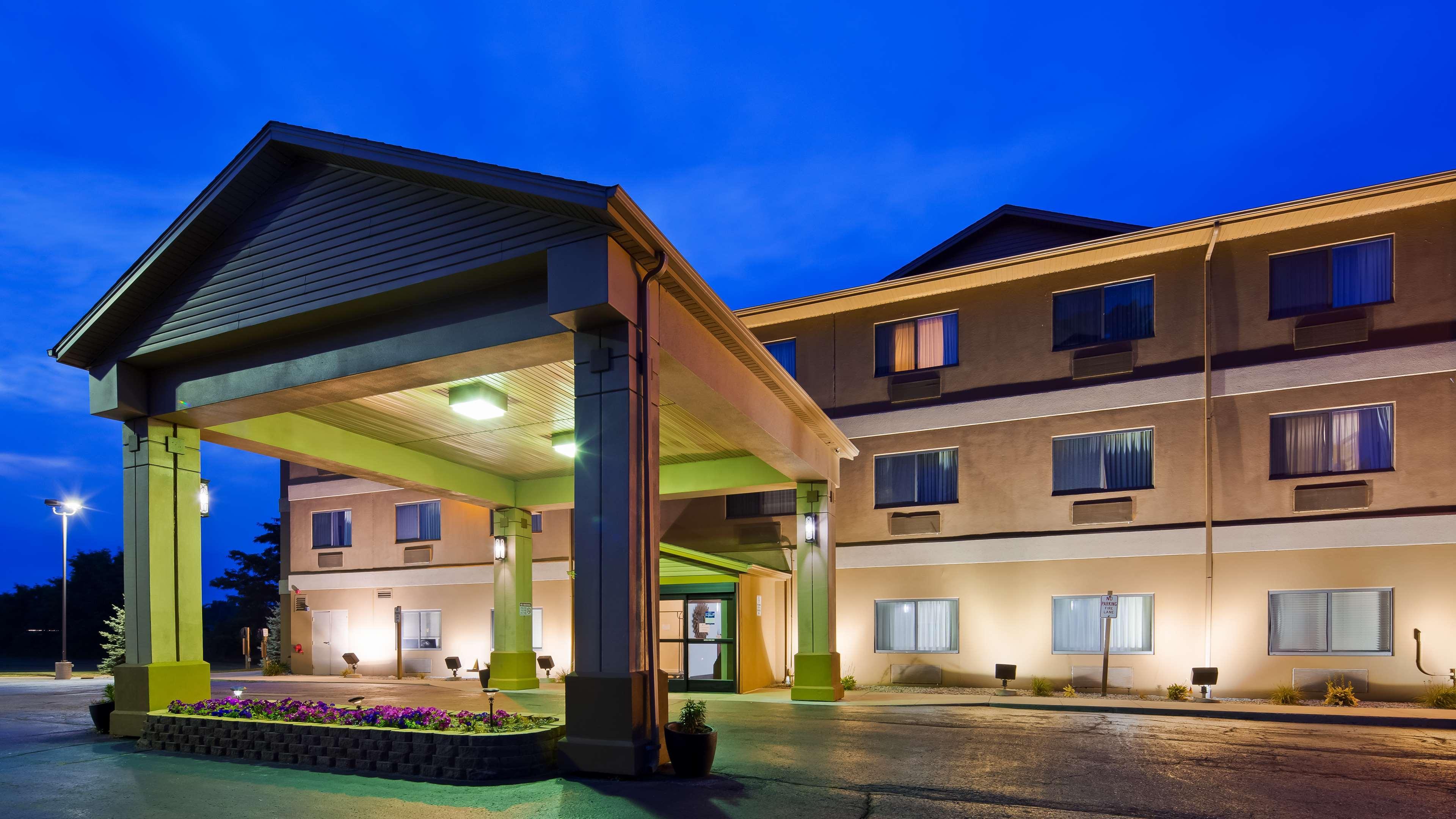 Best Western Port Huron Blue Water Bridge Exterior photo